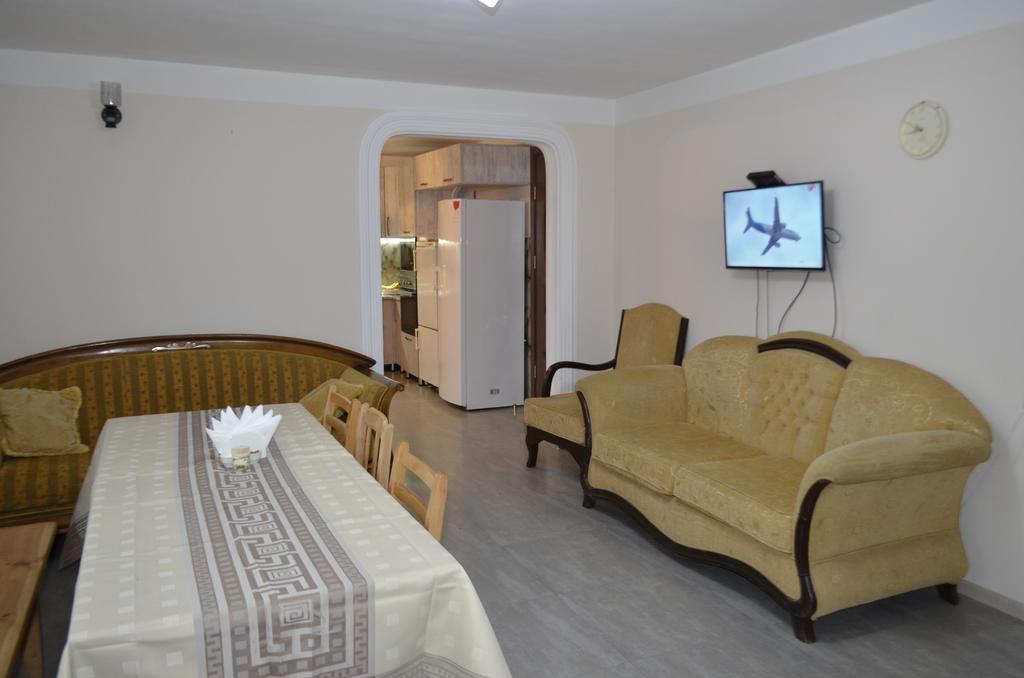 Guest House Gogia Zhabeshi ภายนอก รูปภาพ