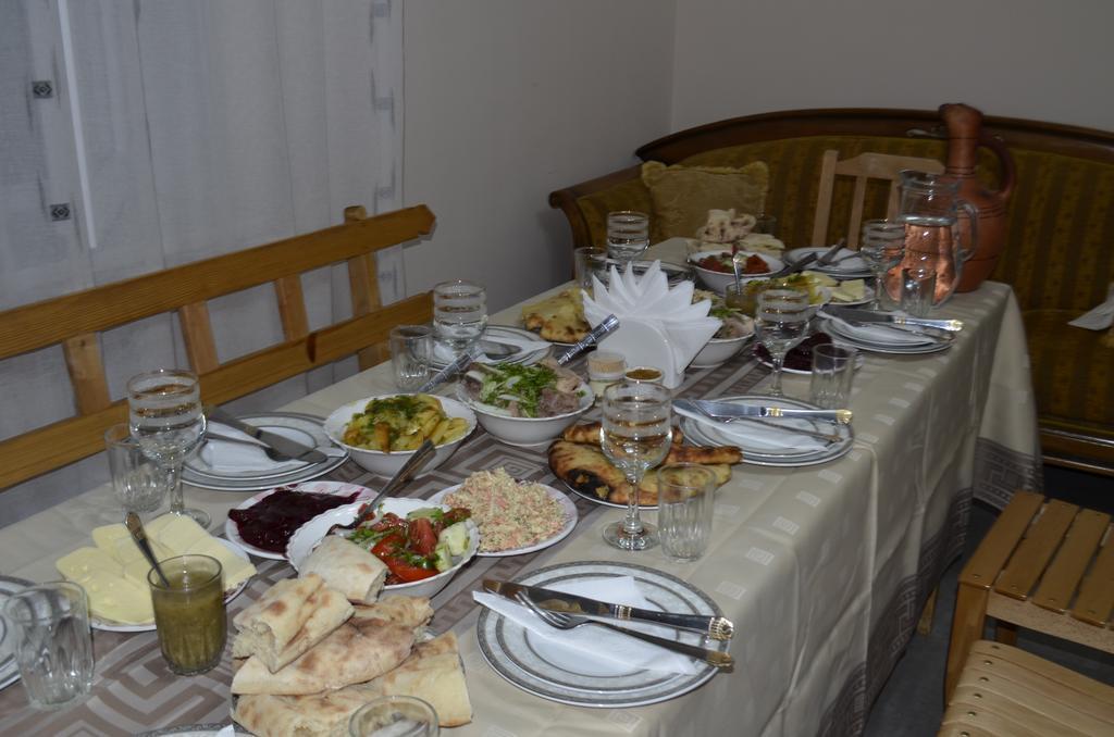 Guest House Gogia Zhabeshi ภายนอก รูปภาพ